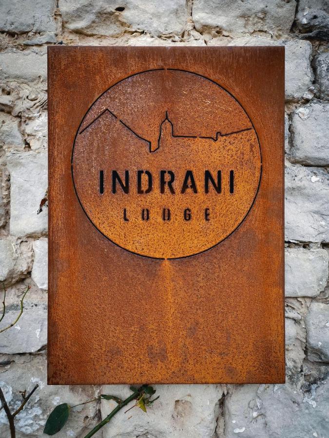 Indrani Lodge Loupoigne Exterior photo